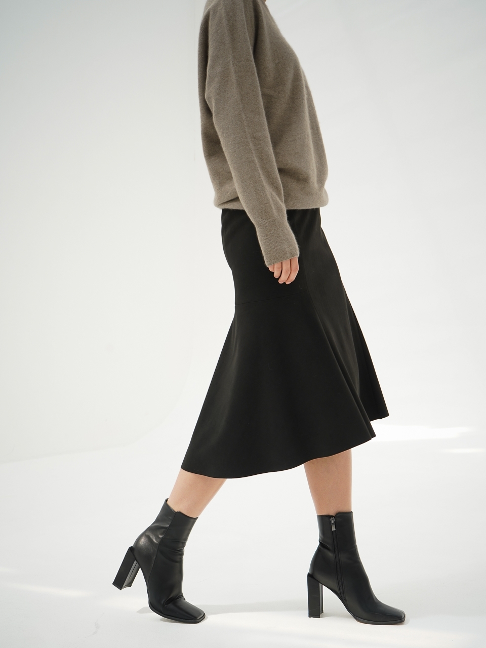 Suede Flared Skirt_Black