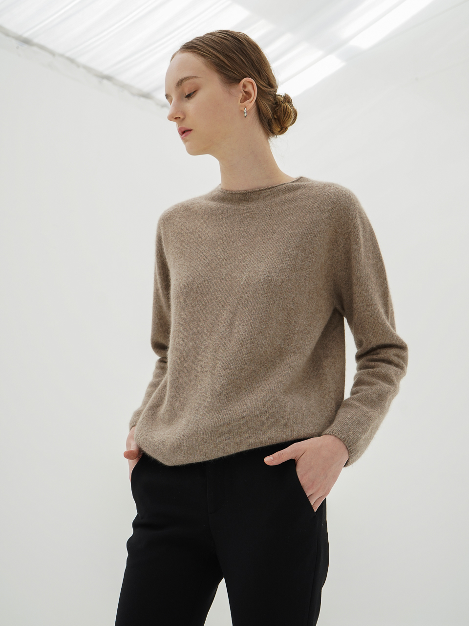 Raccoon Round-neck Knit_D.Beige