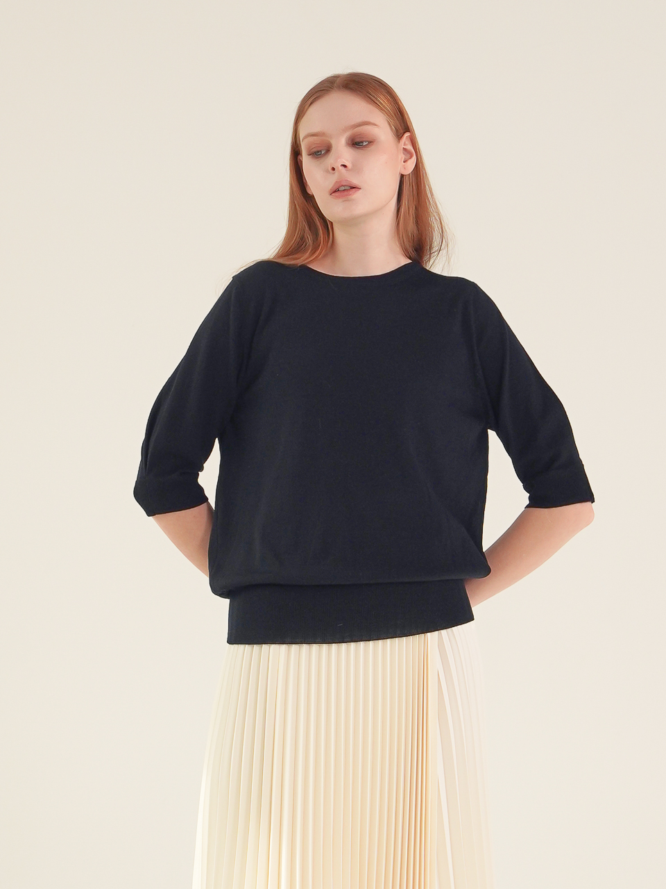 Half Sleeve Round Neck Knit_Black