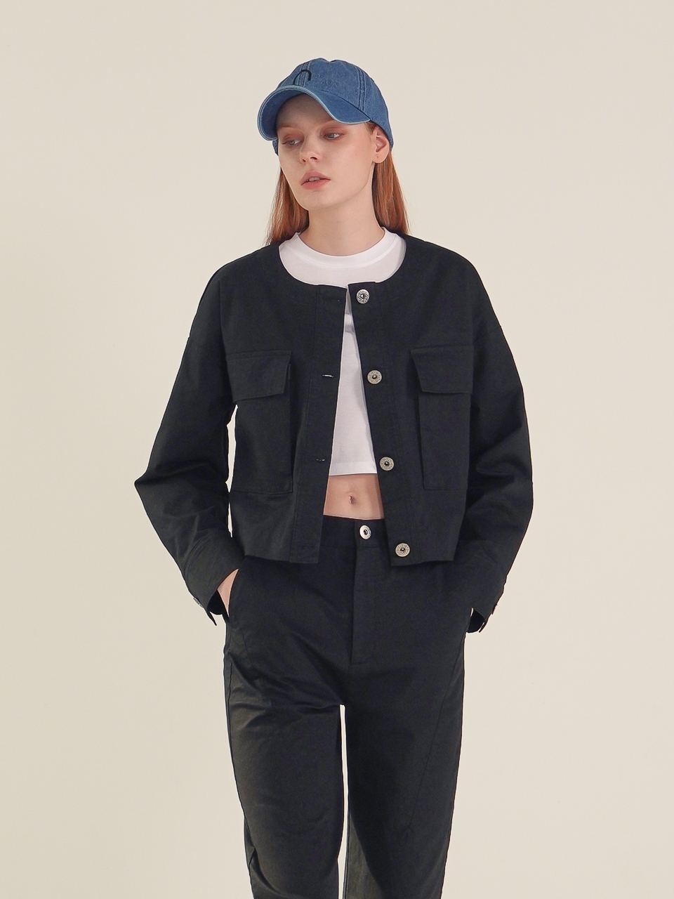 Round Neck Cropped Jacket_Black