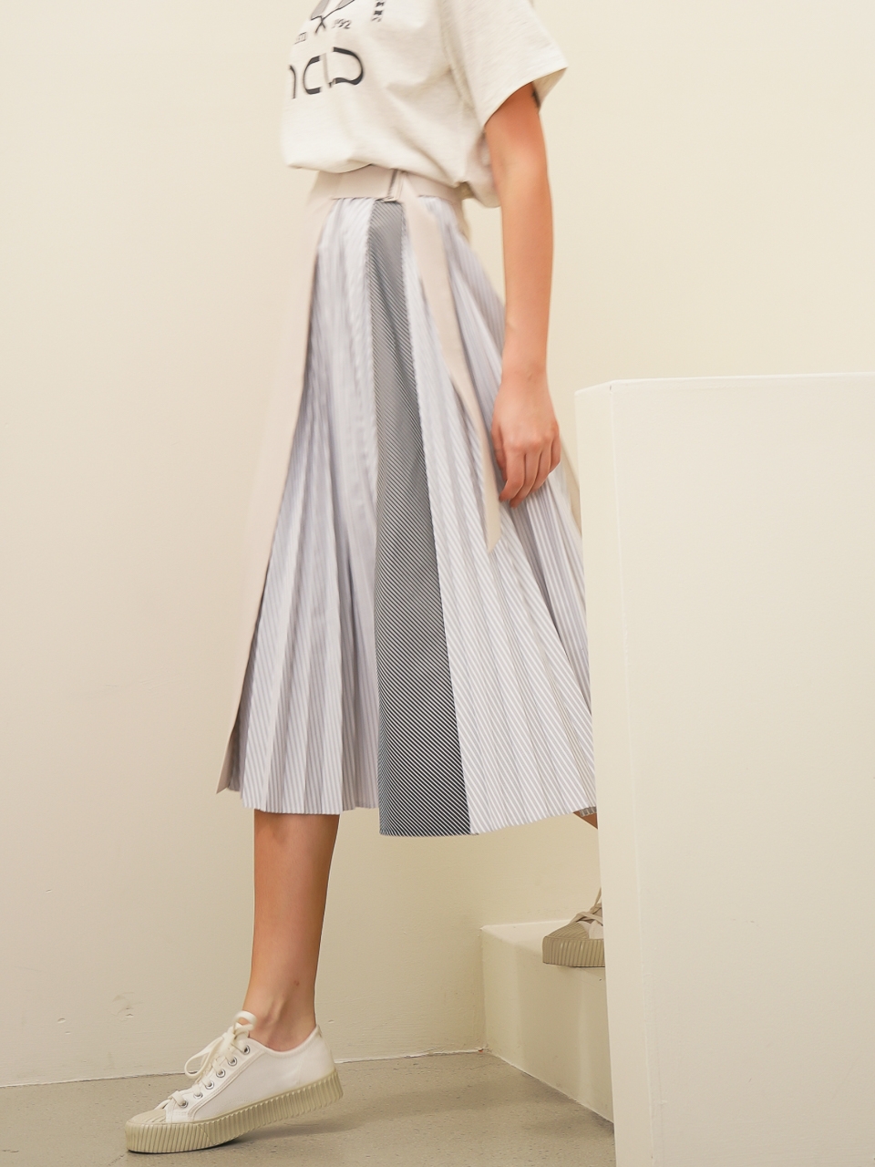 Tiera Pleats Skirt_Beige