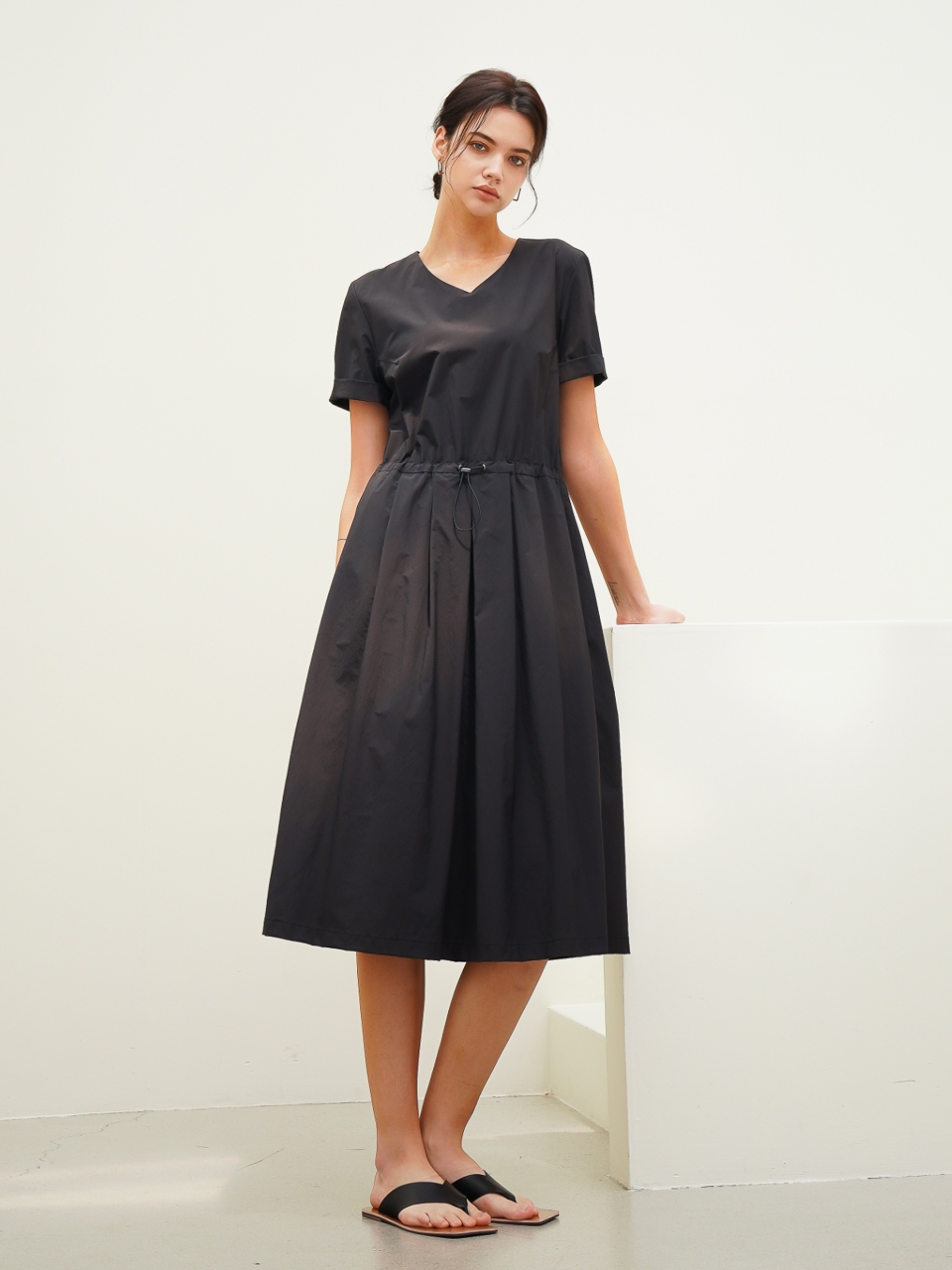 Waist String Pintuck Dress_Black