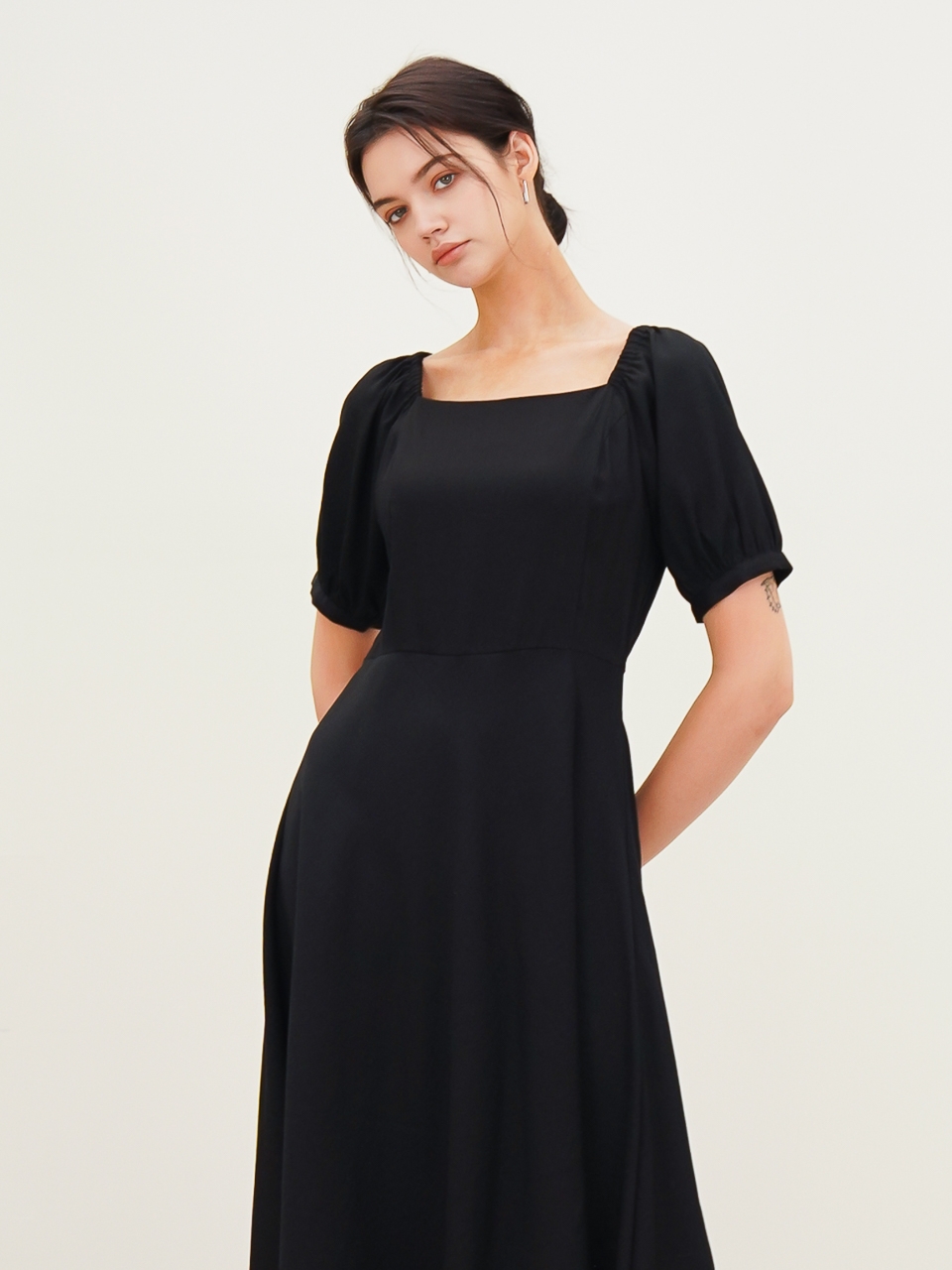 Square Neck Balloon Dress_Black