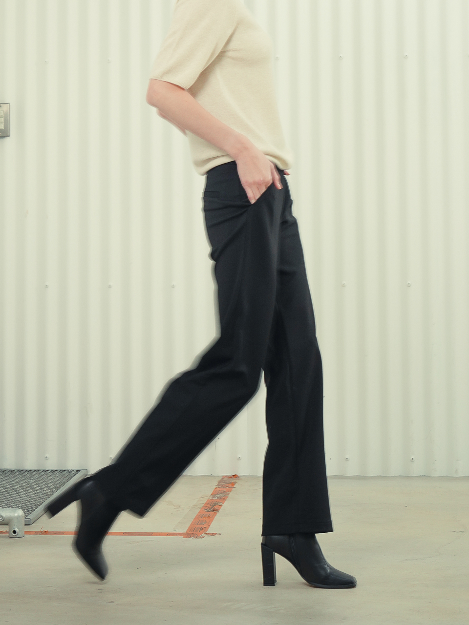 Bending Semi Wide Pants _Black