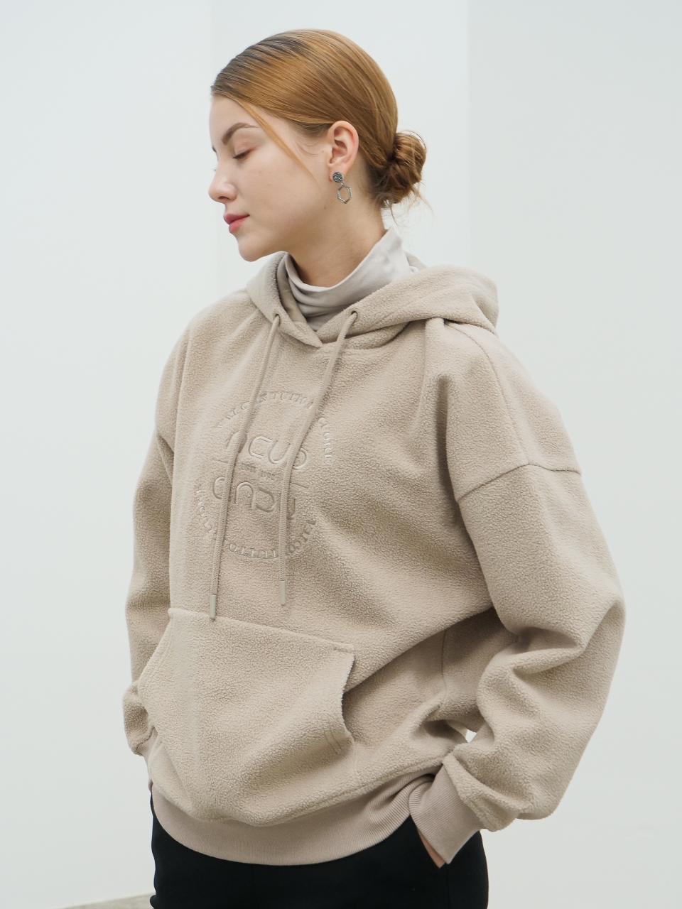 Boucle Logo Hoodie Sweatshirt _Beige