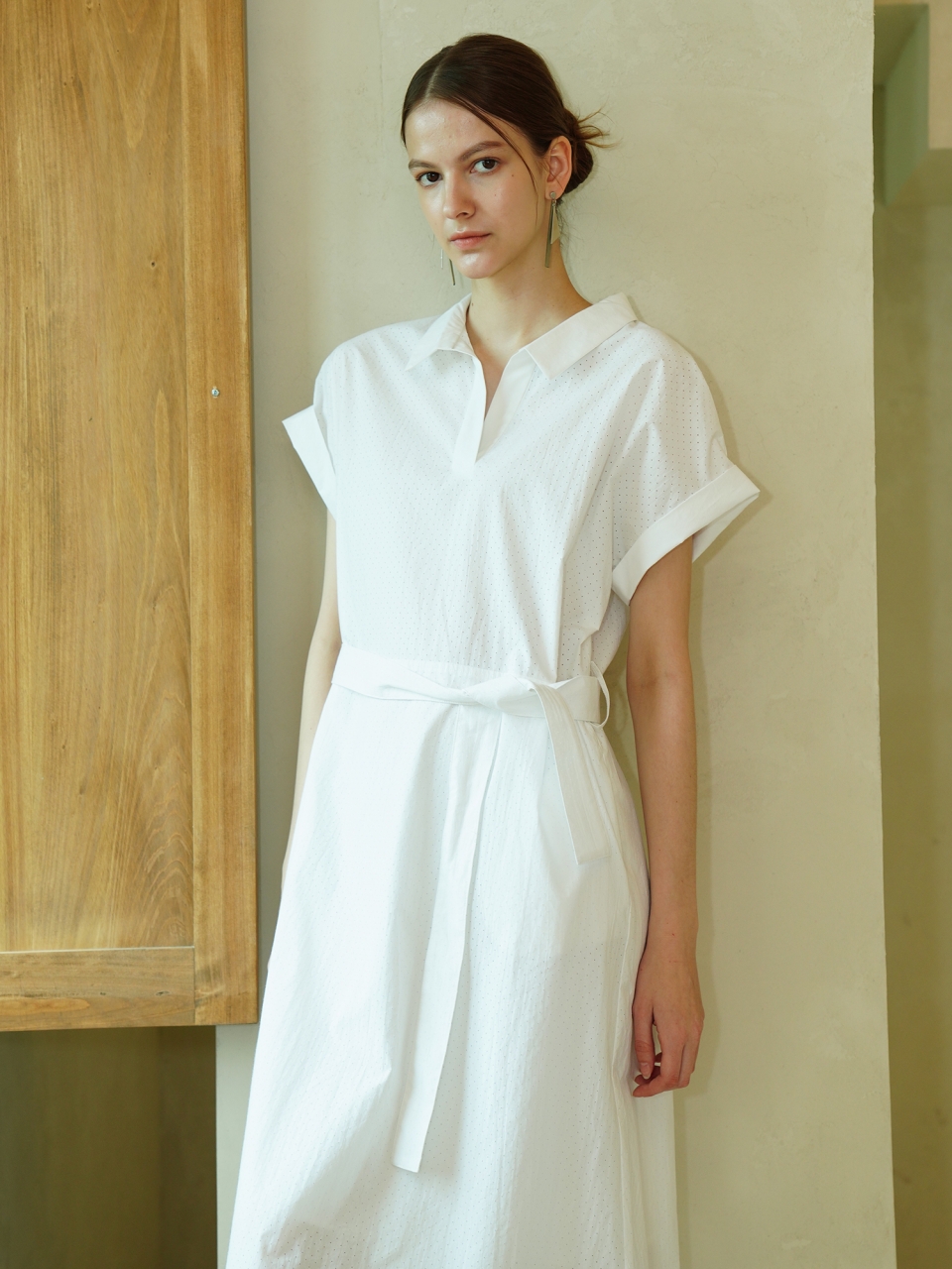 Punching Detail Collar Neck Dress _ White