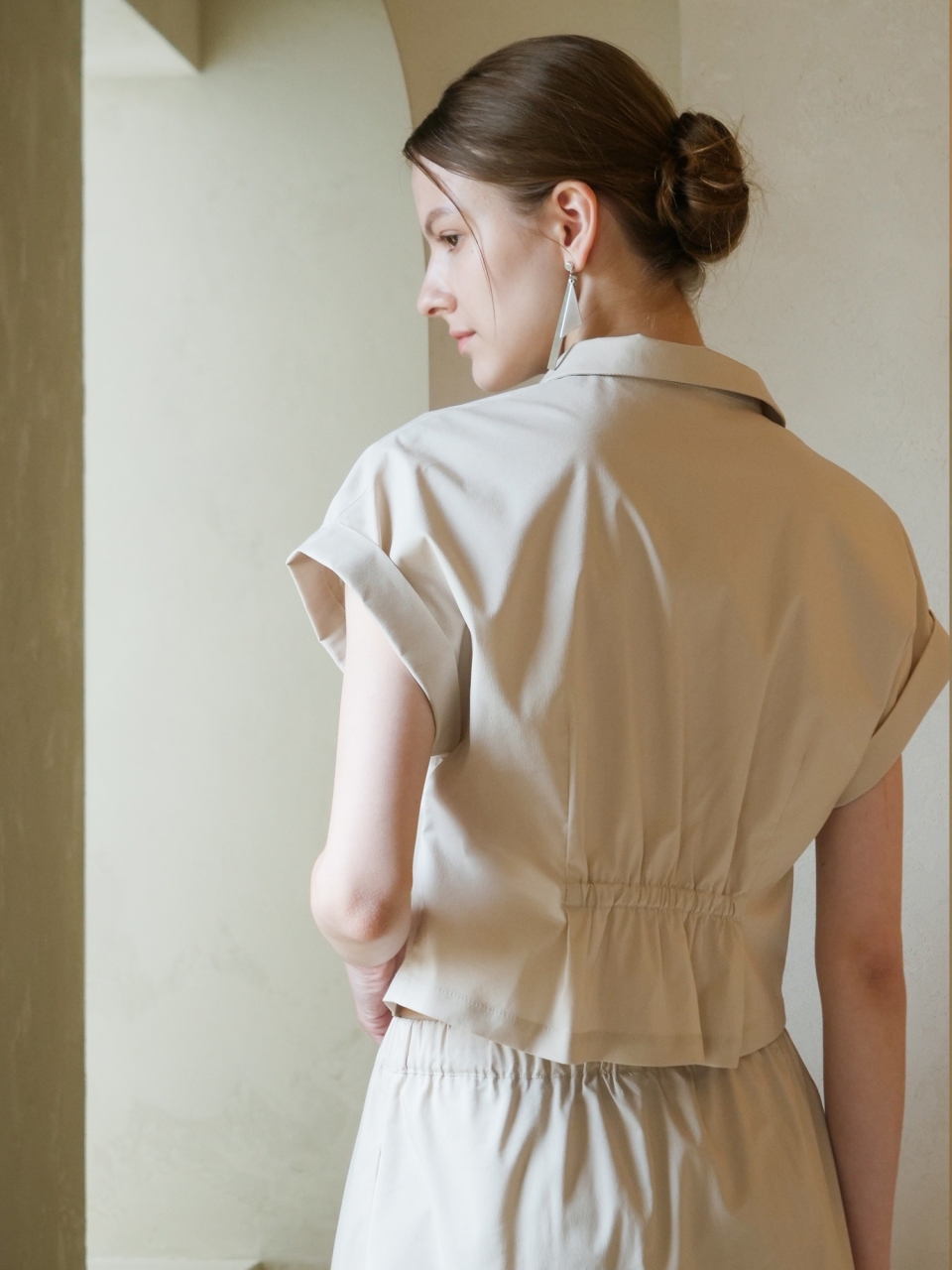 Back Detail Crop Shirt _ Beige