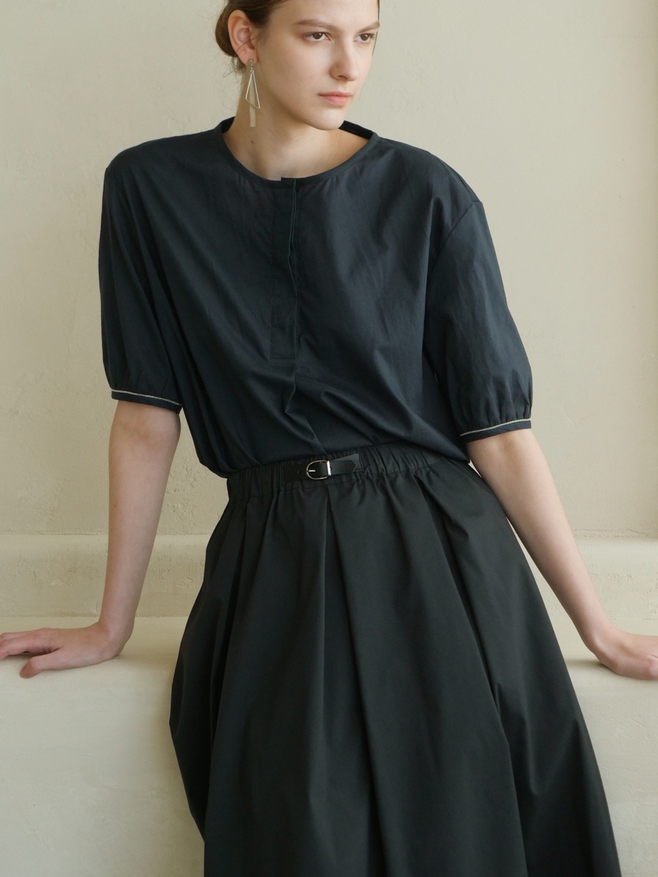 Tuck Detail Flared Skirt _ Charcoal