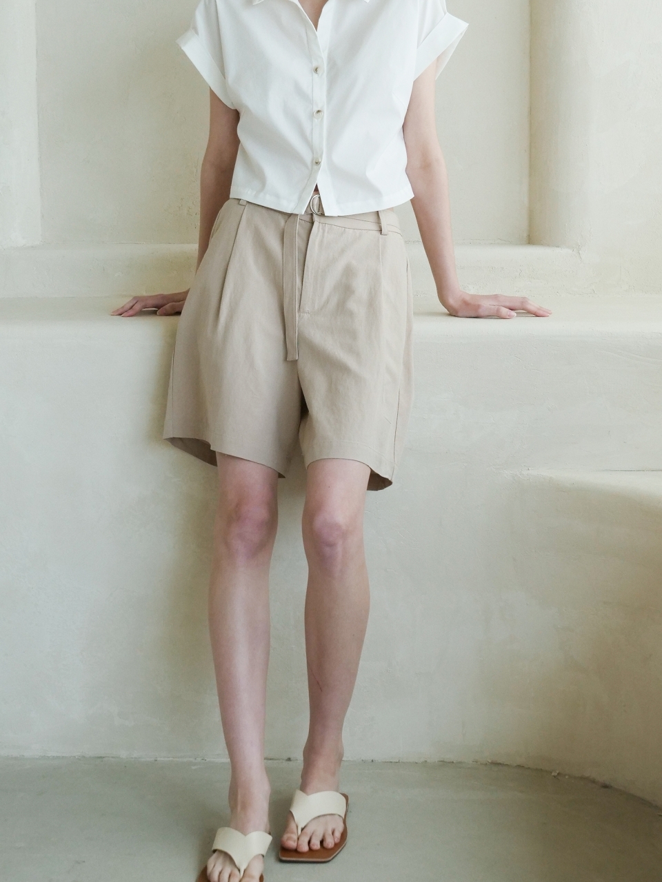 Linen Pintuck Detail Short Pants _ Beige