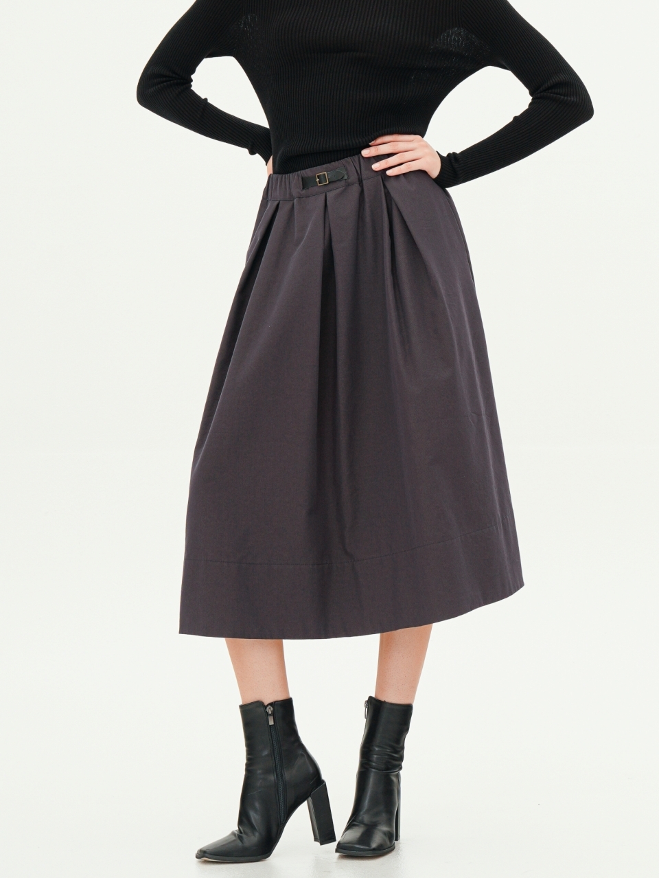 Tuck Detail Midi Skirt _ Navy