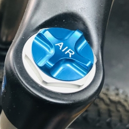 [아이너]자전거 포크 에어캡 주입구 마개 슈레더 타입 블루