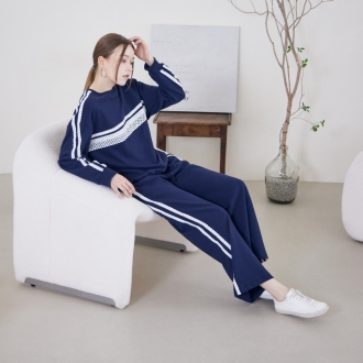 유어즈 레이스 배색 맨투맨