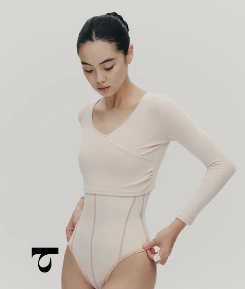 Typha - Pleated Knit Long-Sleeved Top