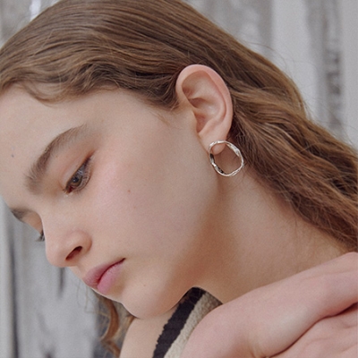 [BBYB X a.neujac] Unbalance Loop Earring