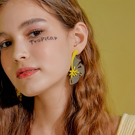 Summer Hibiscus Earring (Yellow)