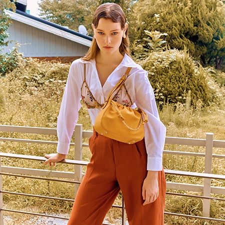 Balloon Suede Shoulder Bag (Rattan Mustard)