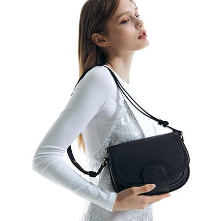 BEI Saddle Shoulder Bag (Black)