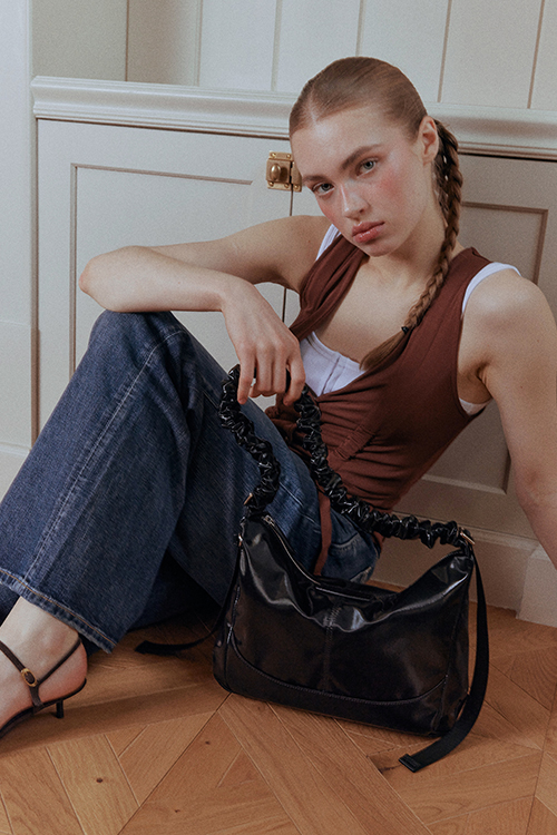 MONA Ruffle Medium Shoulder Bag (Black)