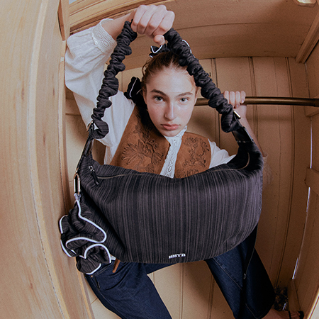 Noi Ruffle Large Shoulder Bag (Black)