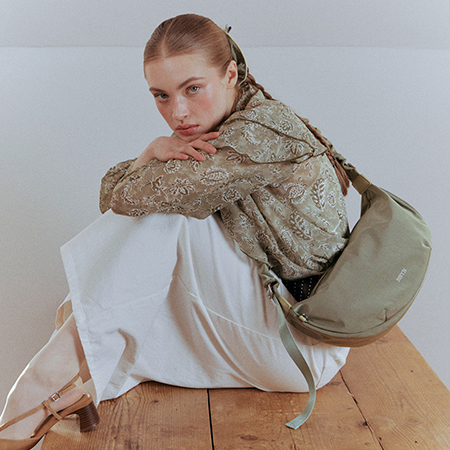 Noi Ruffle Medium Shoulder Bag (Khaki)