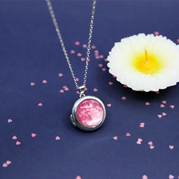 [strawberry moon] STRAWBERRY MOON NECKLACE