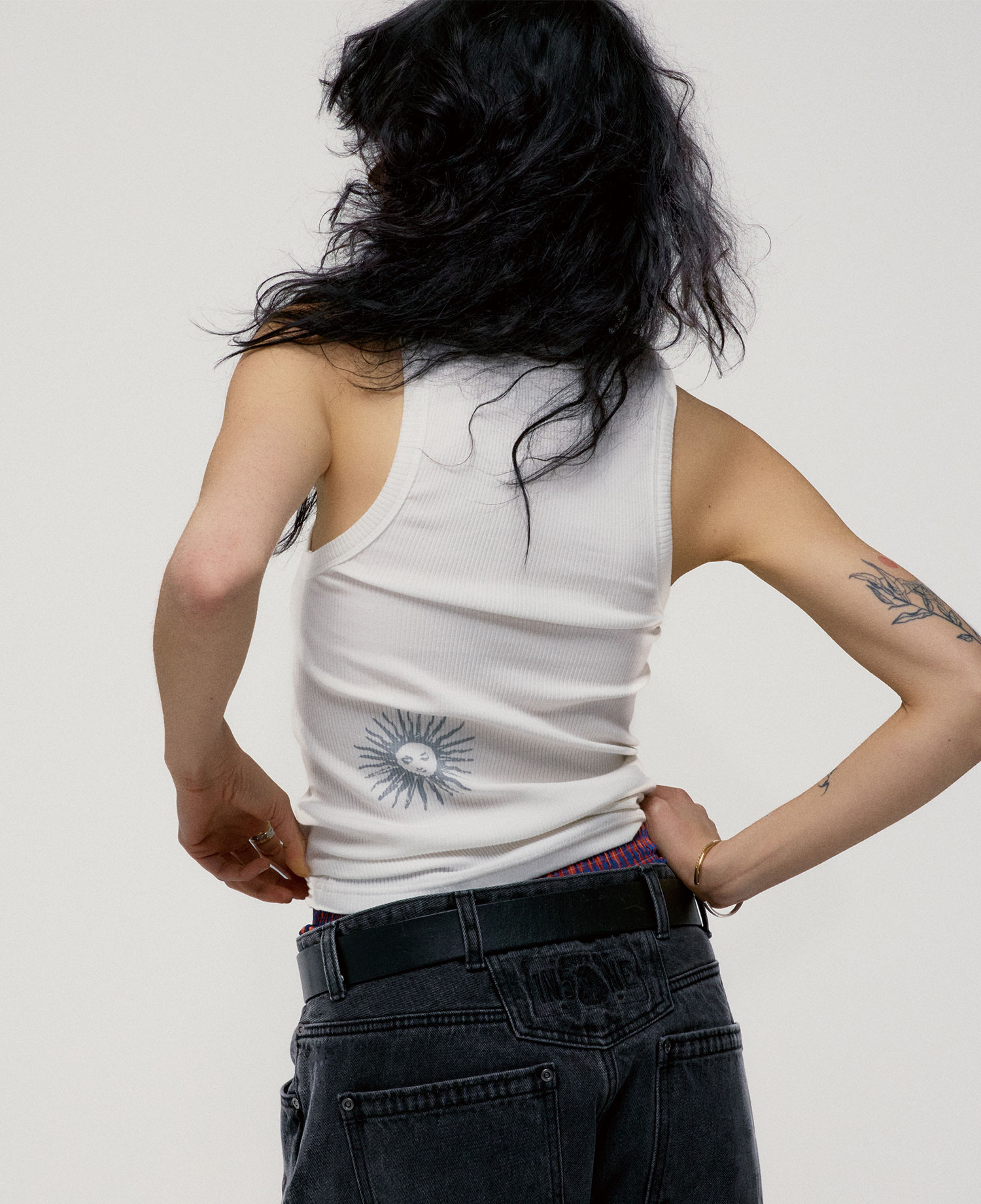 INSANE WOMEN'S GRAPHIC SLEEVELESS_OFF WHITE