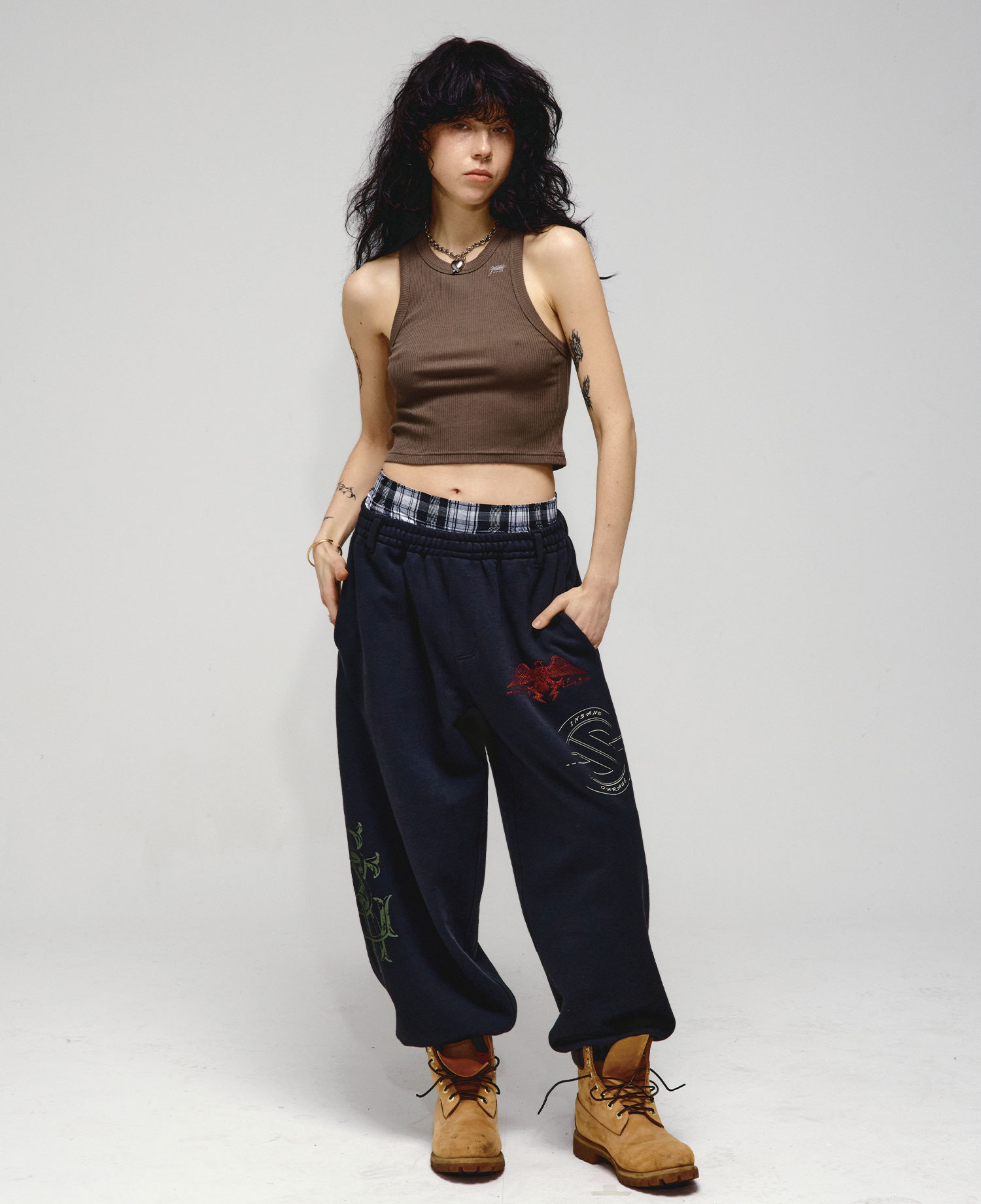 INSANE WOMEN'S GRAPHIC CROP SLEEVELESS_BROWN