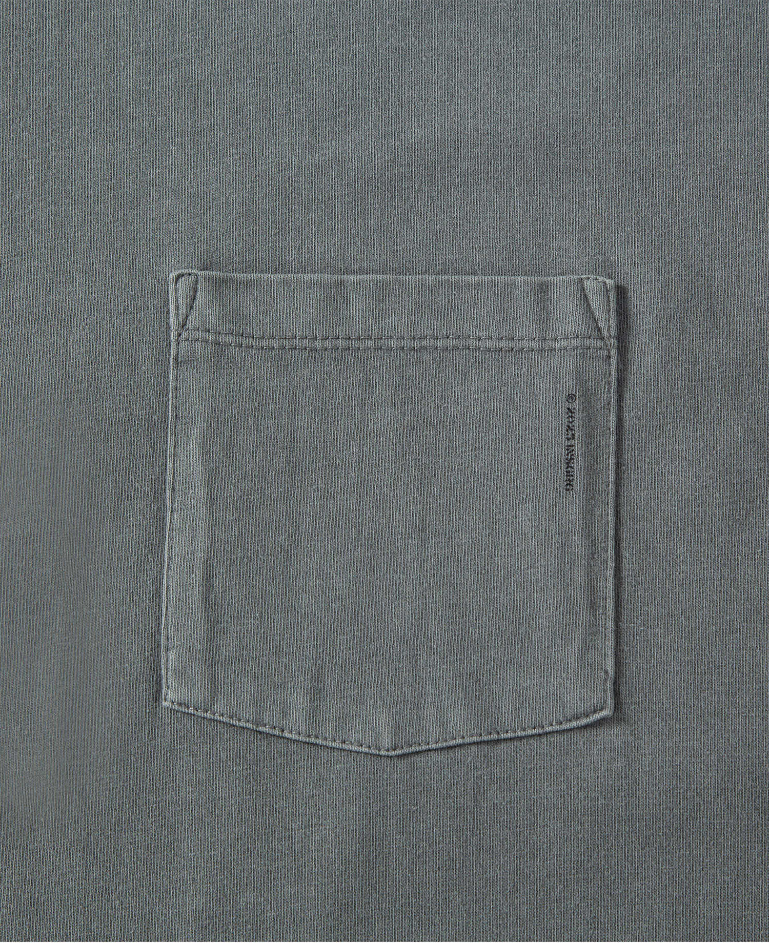 [EMPTY EXCLUSIVE] INSANE GRAPHIC POCKET LONG SLV_CHARCOAL