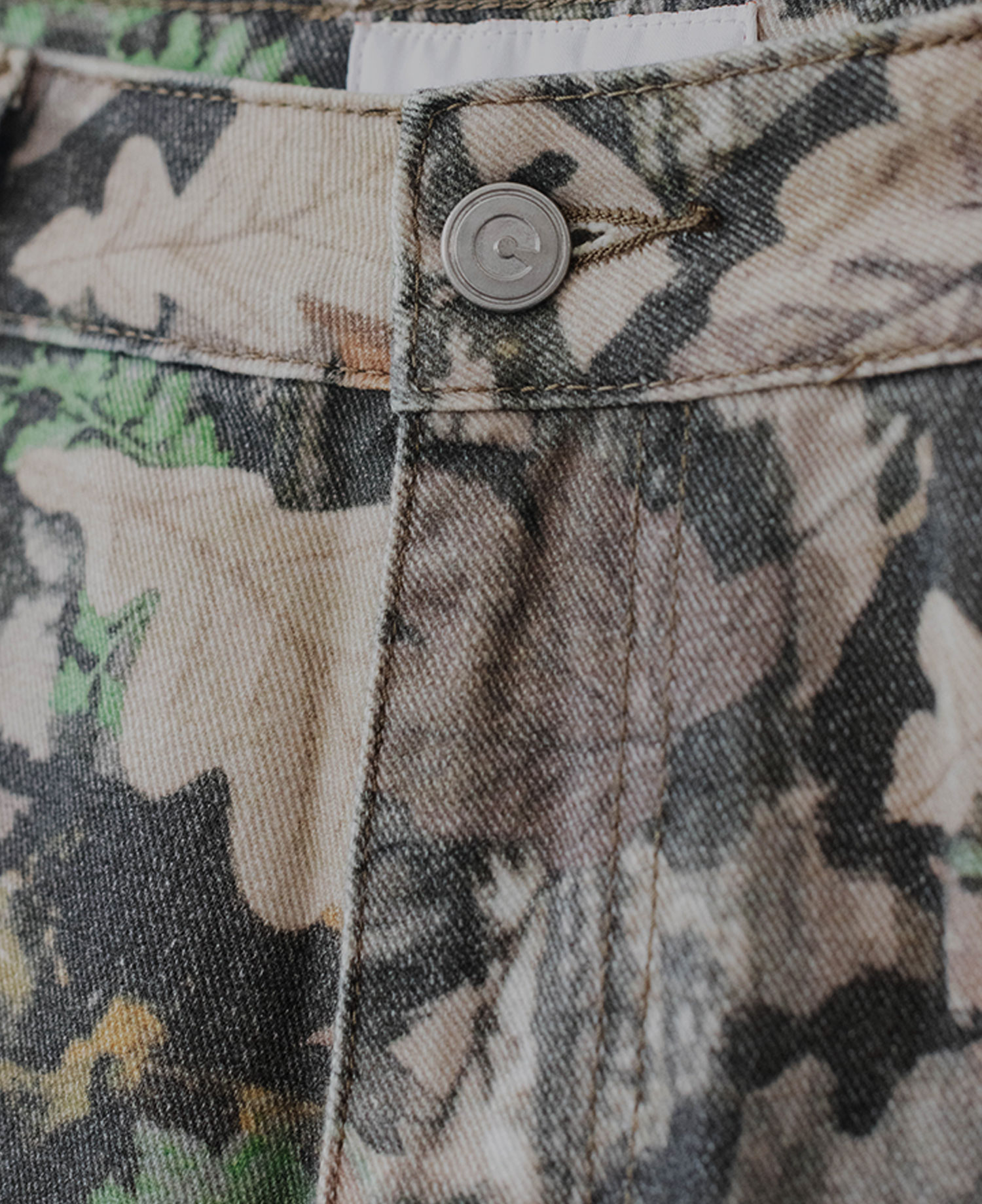 ROOTS JEAN SHORTS_TANEKAHA CAMO