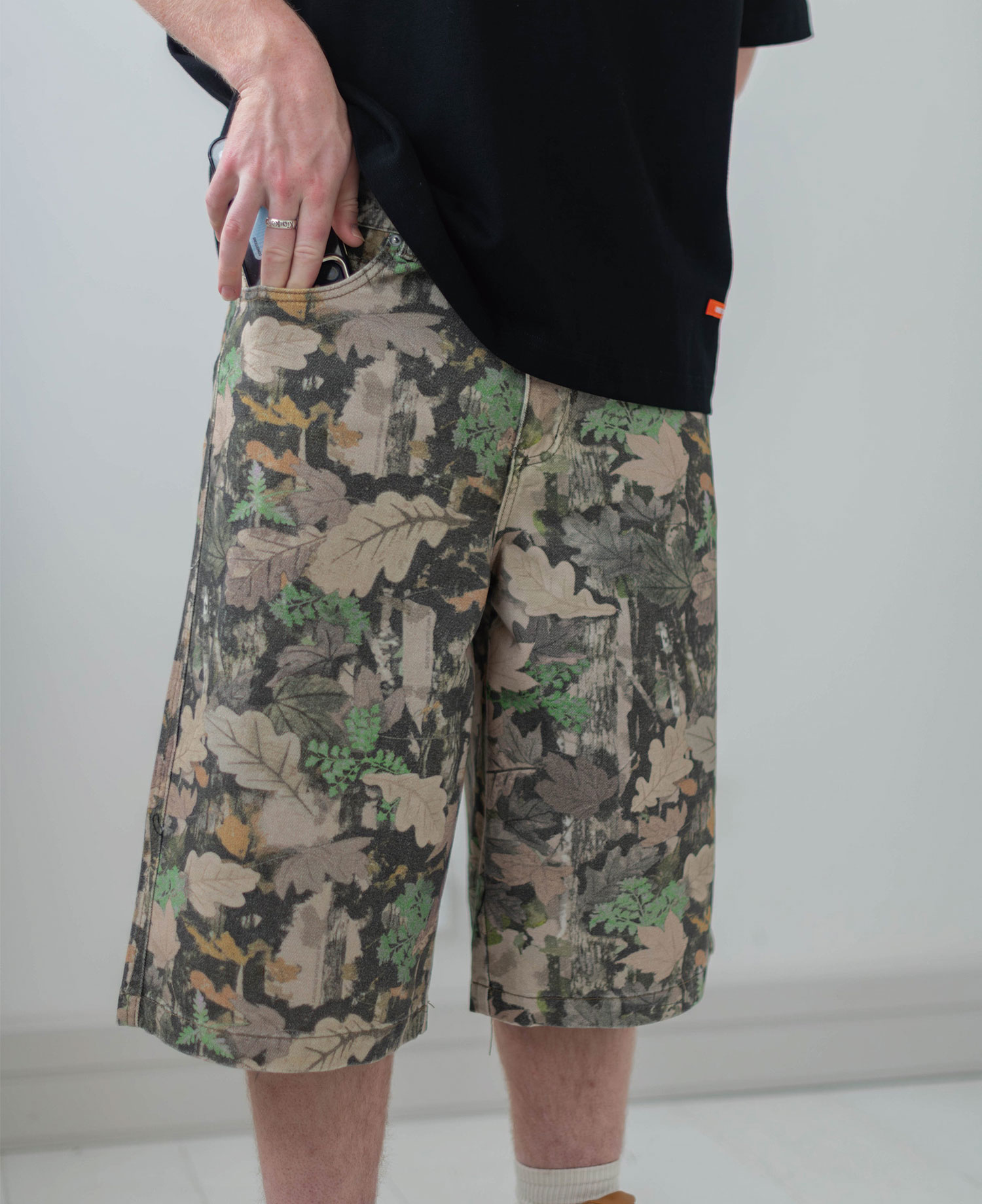 ROOTS JEAN SHORTS_TANEKAHA CAMO