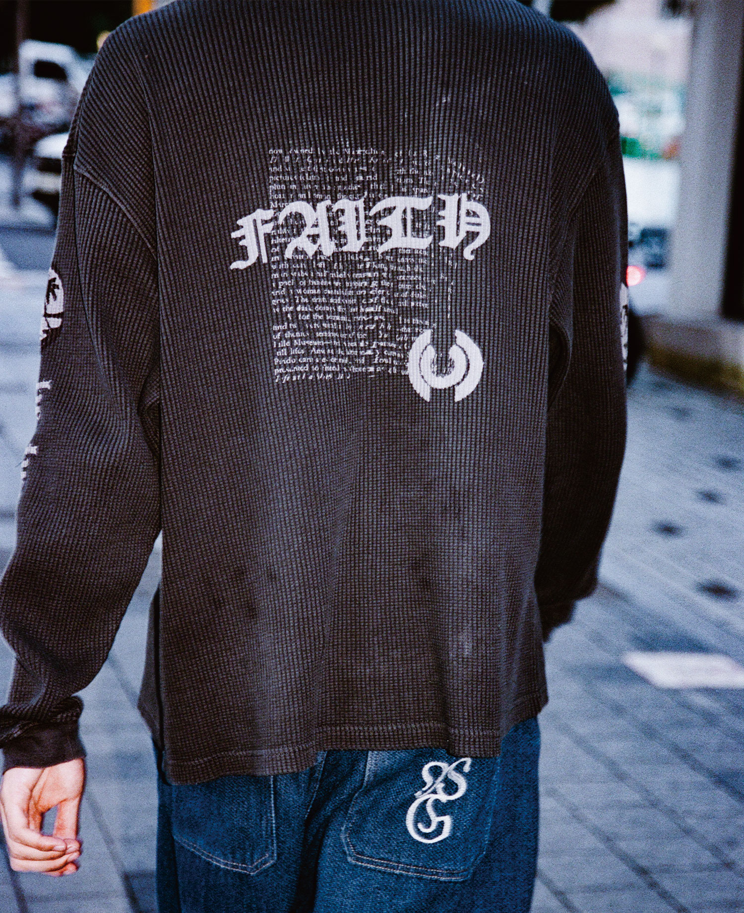 INSANE WAFFLE GRAPHIC LONG SLV_CHARCOAL