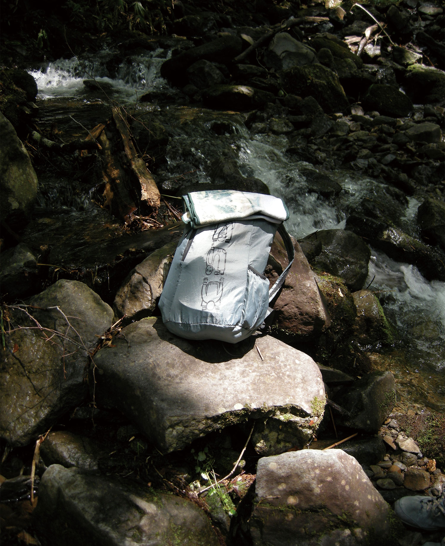 [MEDIUMS] ORIGAMI MAN BACKPACK_GRAY
