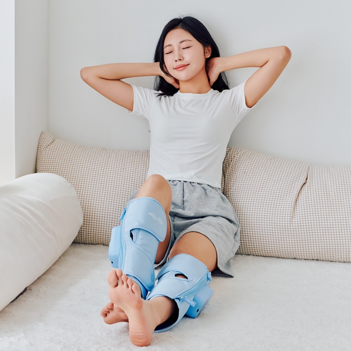 [블프특가] EMS 저주파 공기압 무선 종아리 마사지기 네이비색 (본품 1세트+미스트 공병 1개)