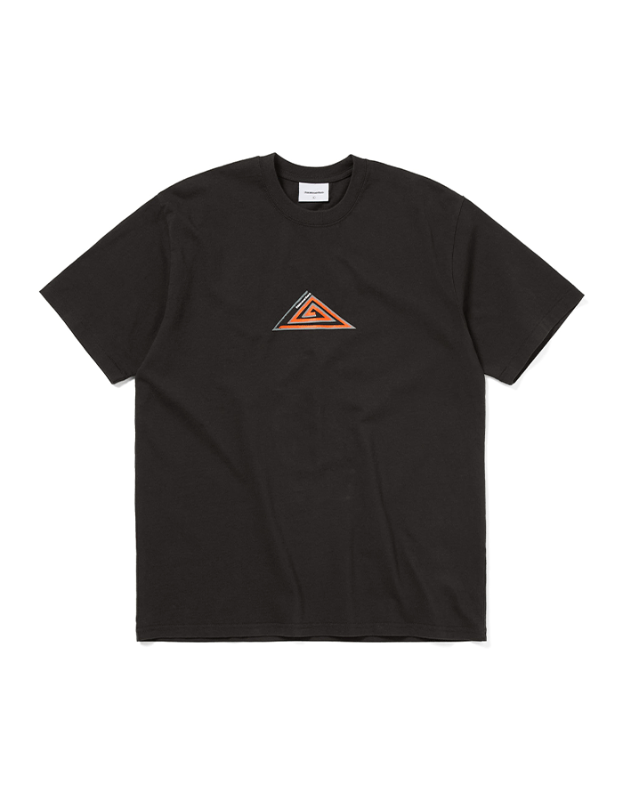 디스이즈네버댓 25S/S Spiral Triangle Tee Off Black