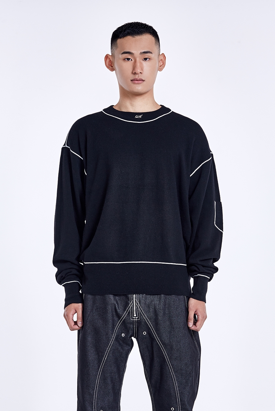 Contrast metal Logo knit longsleeve - Black