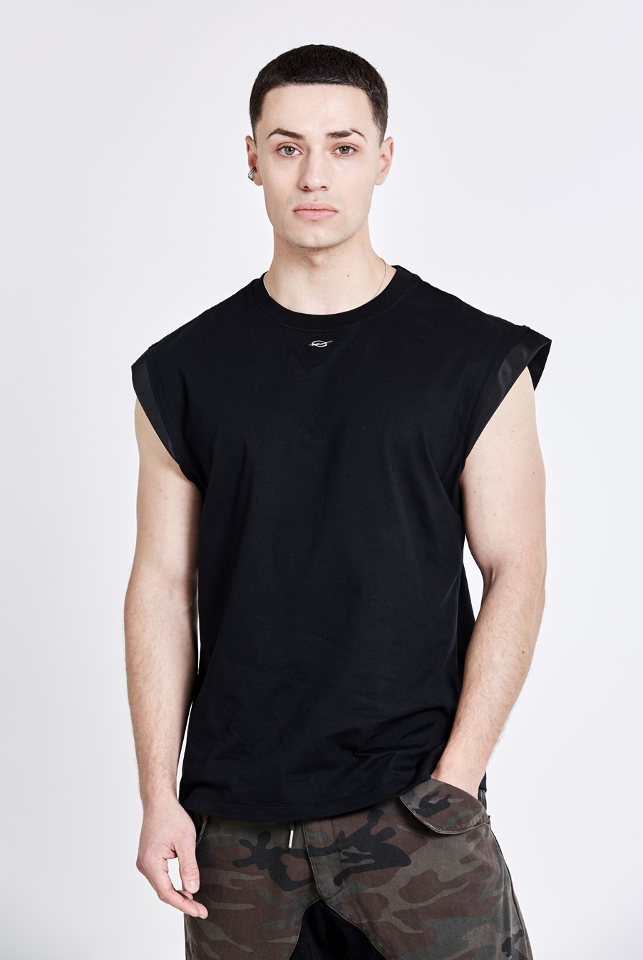 Curve Sleeveless - black