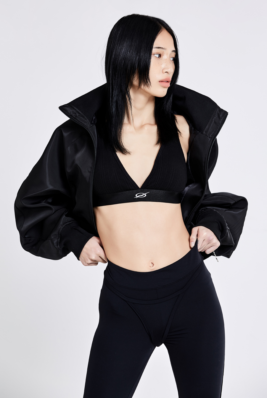 LOUVER TRACK ZIP-UP - black(woman)