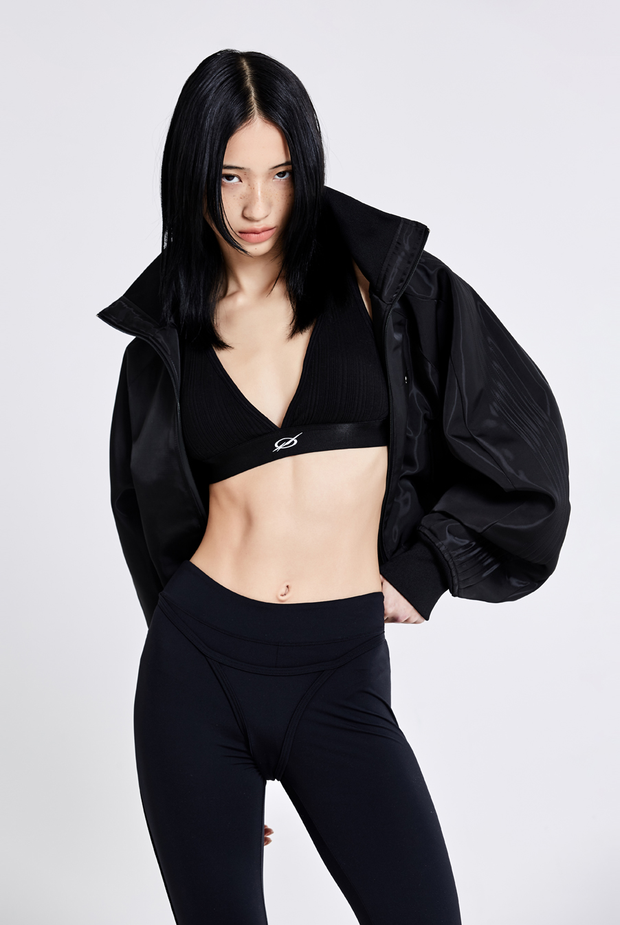 LOUVER TRACK ZIP-UP - black(woman)