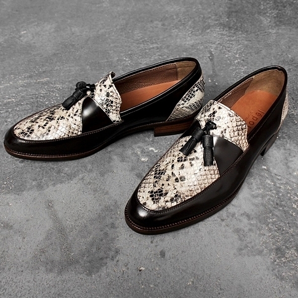 For men, 5429 snake leather pattern cowhide combination, u-tip, handmade tassel loafers