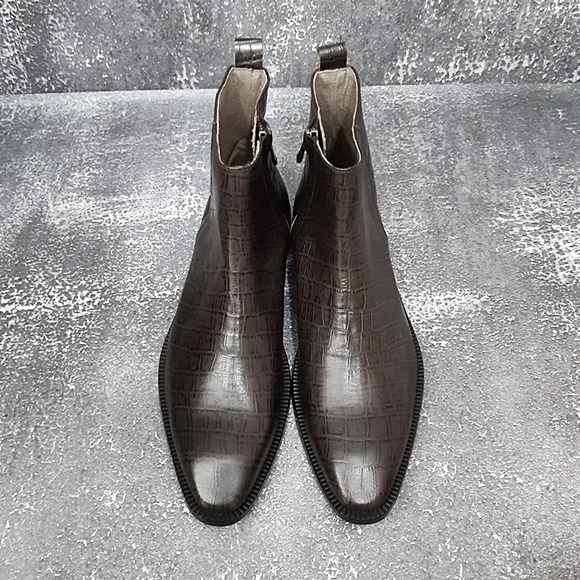 For men, N305 dark brown cowhide caiman skin pattern, inward zipper, plain toe, regular sole, handmade ankle boots