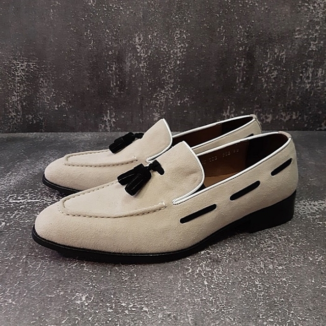 For men, N923 white beige-colored sheep skin suede, black tassel combination, u-tip, handmade loafers