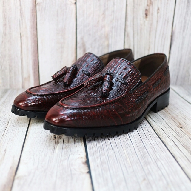 For men, N9013 wine advan cowhide, crocodile leather pattern, u-tip, commando sole, handmade slip-on tassel loafers