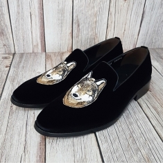 For men, N933 black high-end velvet, wolf face embroidery patch,  handmade loafers