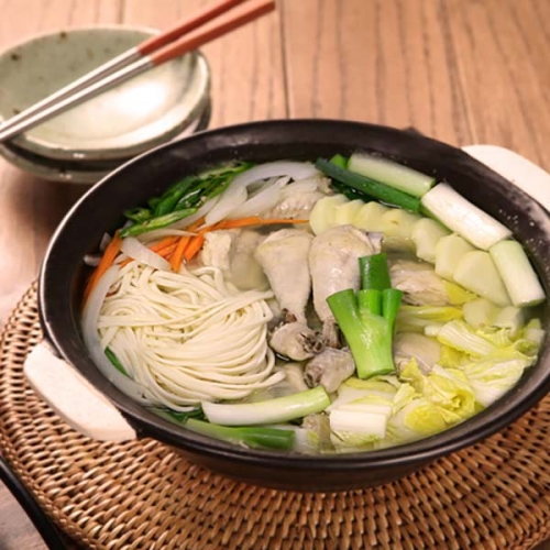 [담짜몰] 동대문식 닭한마리 칼국수 밀키트(2인분/1280g) 원조 닭한마리 레시피 원기회복 보양식 닭곰탕 닭백숙 캠핑요리