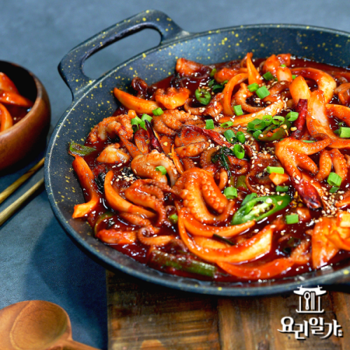 [담짜몰/요리일가] 직화쭈꾸미 500g 양념육 야식 술안주 캠핑음식 혼술 불향 닭발 레토르트 밀키트