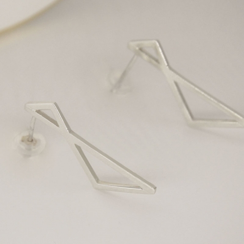 N.half Side Earrings