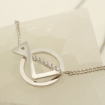 N.half Hoop Necklace