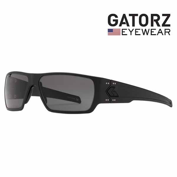 가토즈 스펙터 아시안핏 세라코트 검정 프레임 검정 로고 스모크 편광렌즈