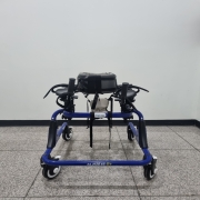 트래커, 막시 워커 (중)