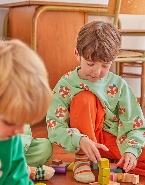 코코모메<BR/>네크라인-올오버맨투맨[CCM2003]